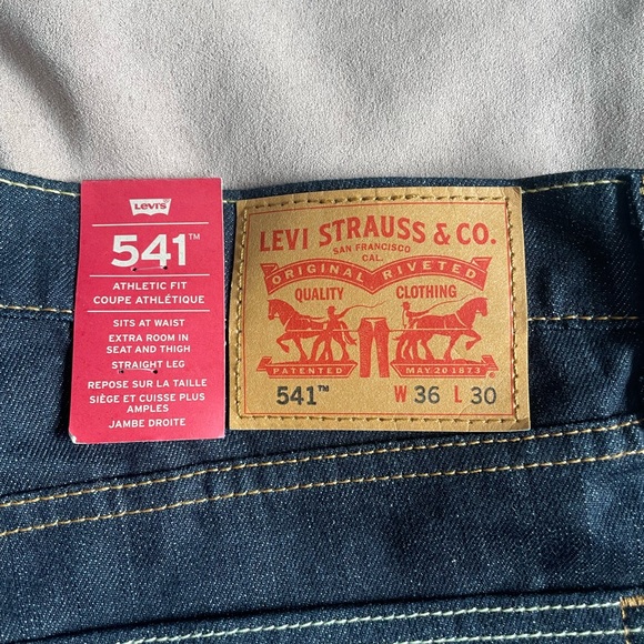 Black and yellow Levi 541 jeans - Picture 3 of 3